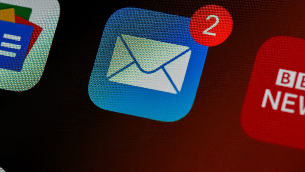 How to Delete Pictures From Text Messages on Android